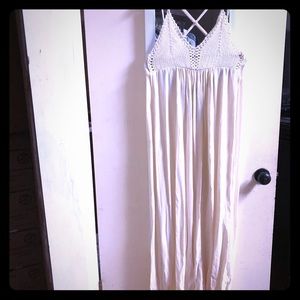 Crochet crisscrossing back maxi